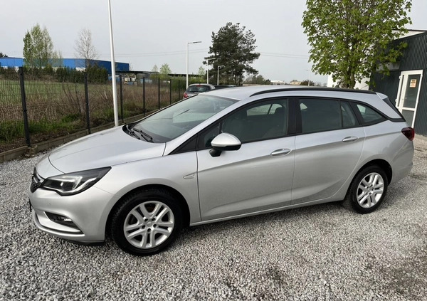 Opel Astra cena 44999 przebieg: 132000, rok produkcji 2018 z Płońsk małe 529